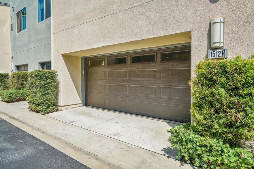 Building Photo - 1512 W Artesia Sq