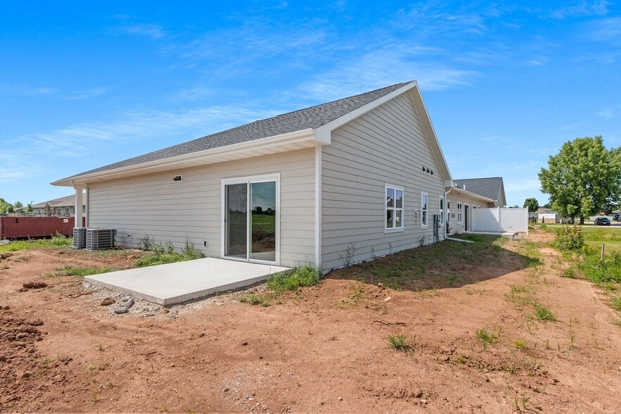 Building Photo - 2728 Sachet Pl