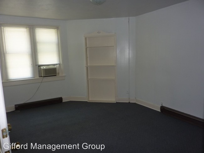 Building Photo - 410 W 35th St