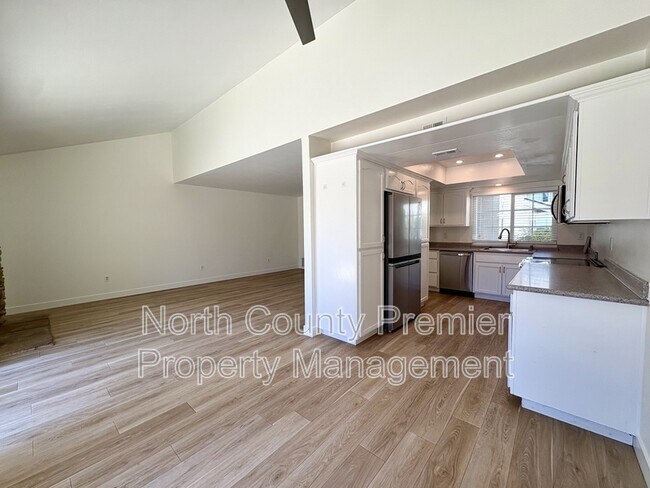 Building Photo - 2995 Lexington Cir