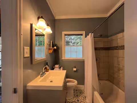 Building Photo - 243 Cleveland Ave