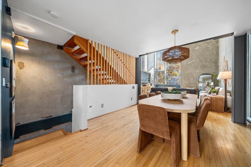 Building Photo - 1048 F St