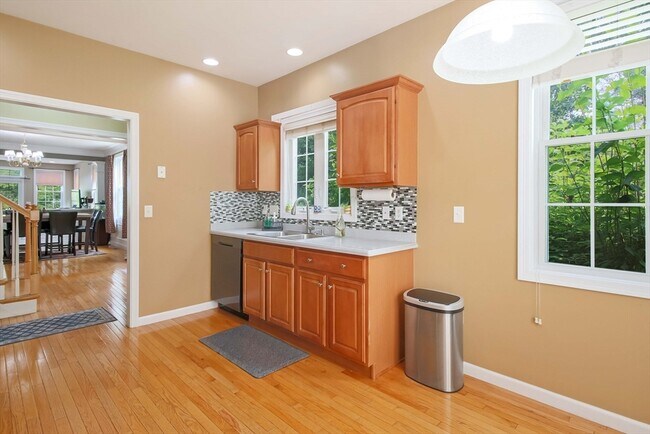 Building Photo - 68 Buttercup Ln