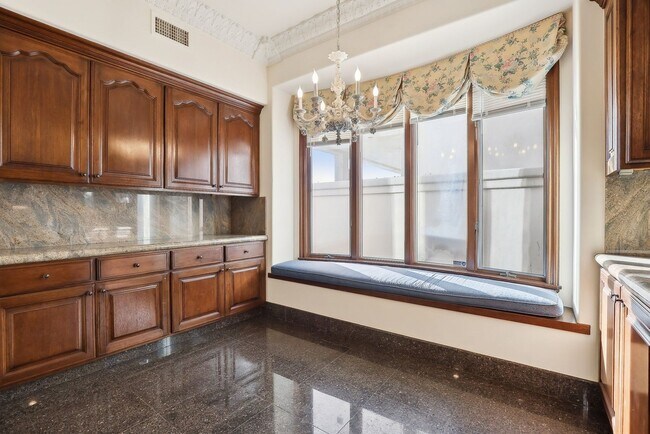 Building Photo - OCEAN VIEW CUSTOM BUILT LUXURY ESTATE