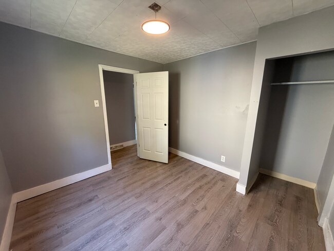 Building Photo - 307 Welch Rd
