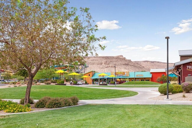 Building Photo - Remodeled Corner Lot with Mountain Views!
