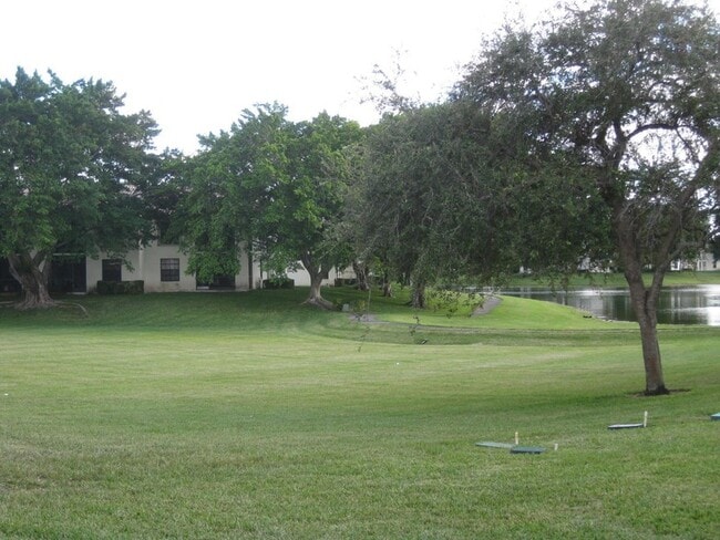 Building Photo - 3050 Norwood Pl