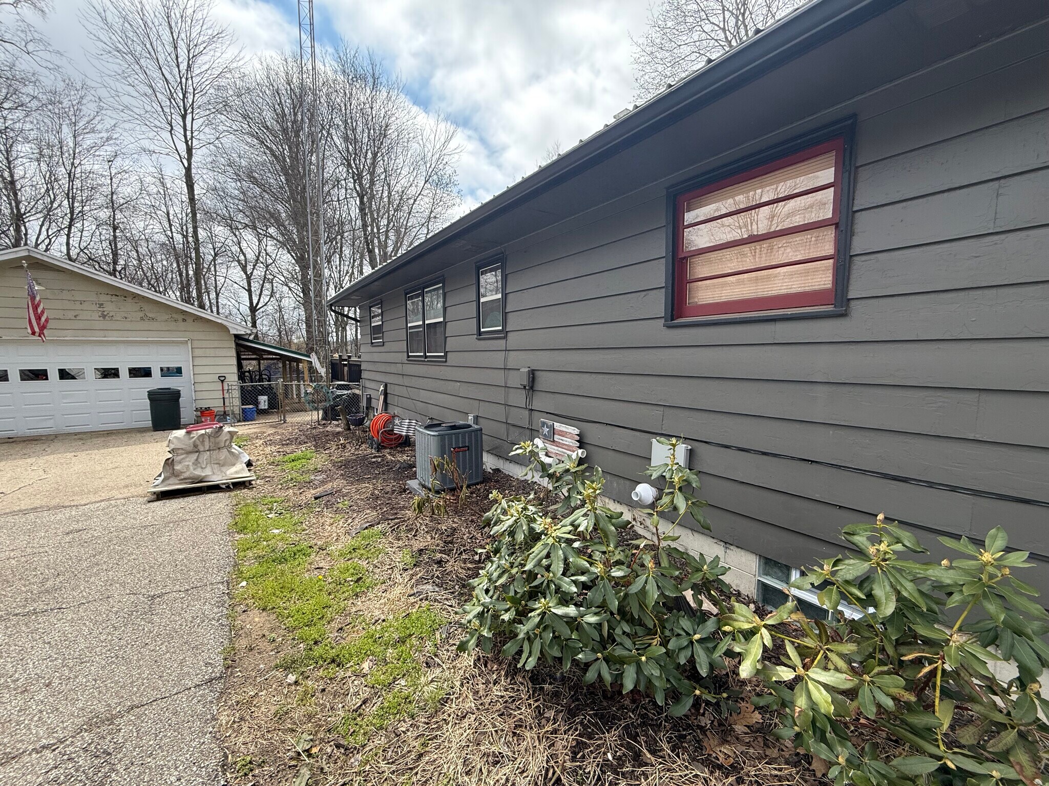 Building Photo - 32275 Center St