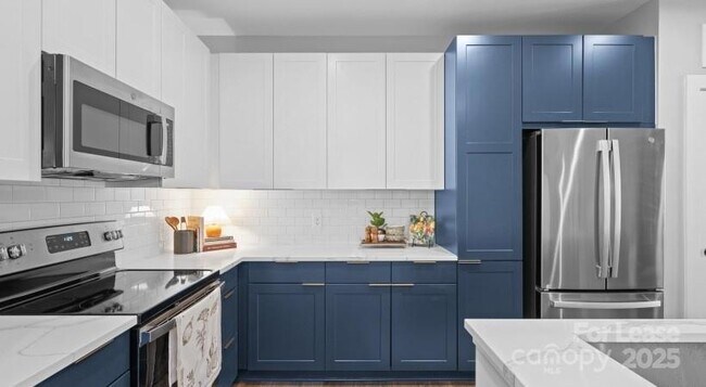 Building Photo - 1711 Commonwealth Ave