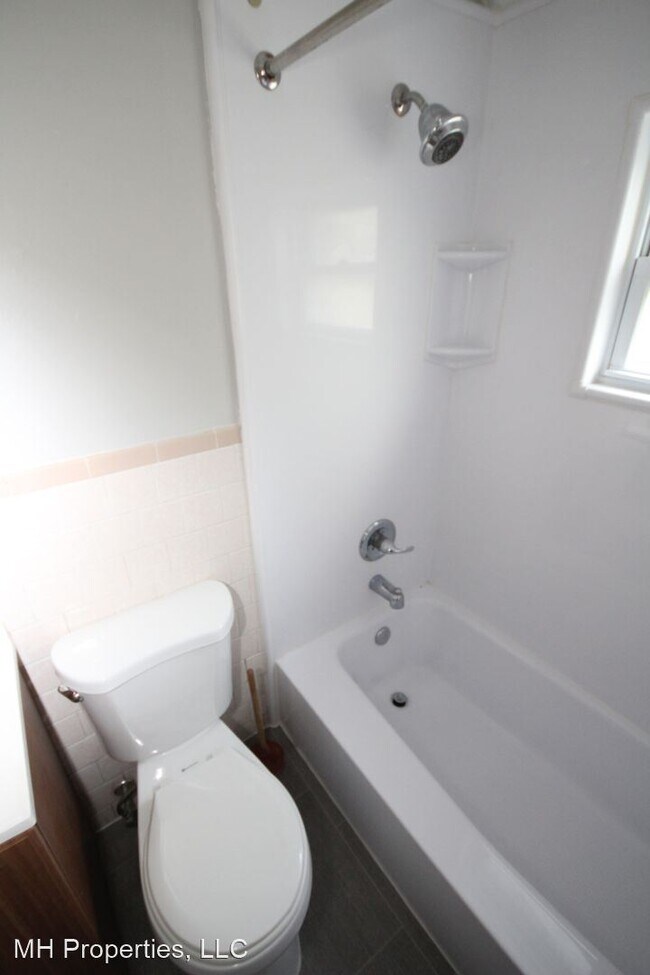 Building Photo - 2 br, 1.5 bath House - 936 Middlesex Road