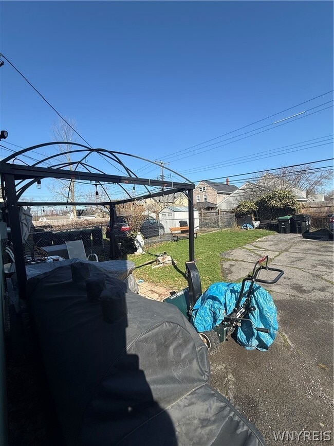 Building Photo - 125 Eiseman Ave