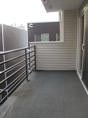 Building Photo - Modern condo near downtown Seattle! Parkin...