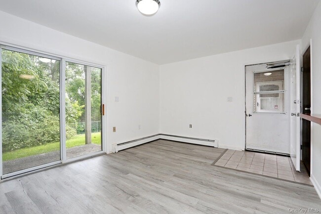 Building Photo - 366 Concord Ln