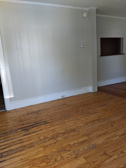 Building Photo - 152 W Seneca St