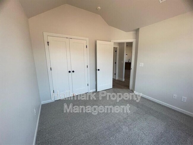 Building Photo - 5012 Misty Wood Ln