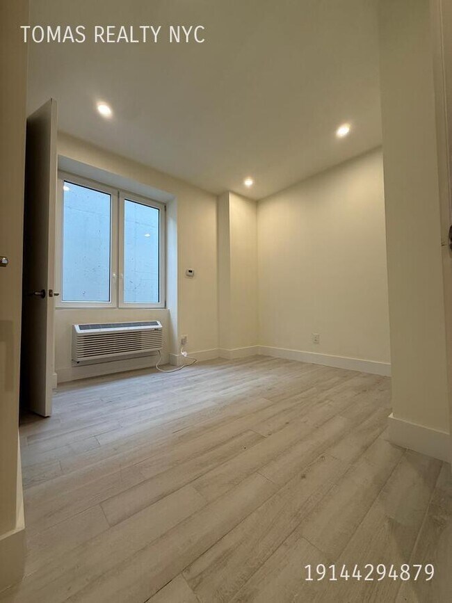 Building Photo - 3103 Sedgwick Ave