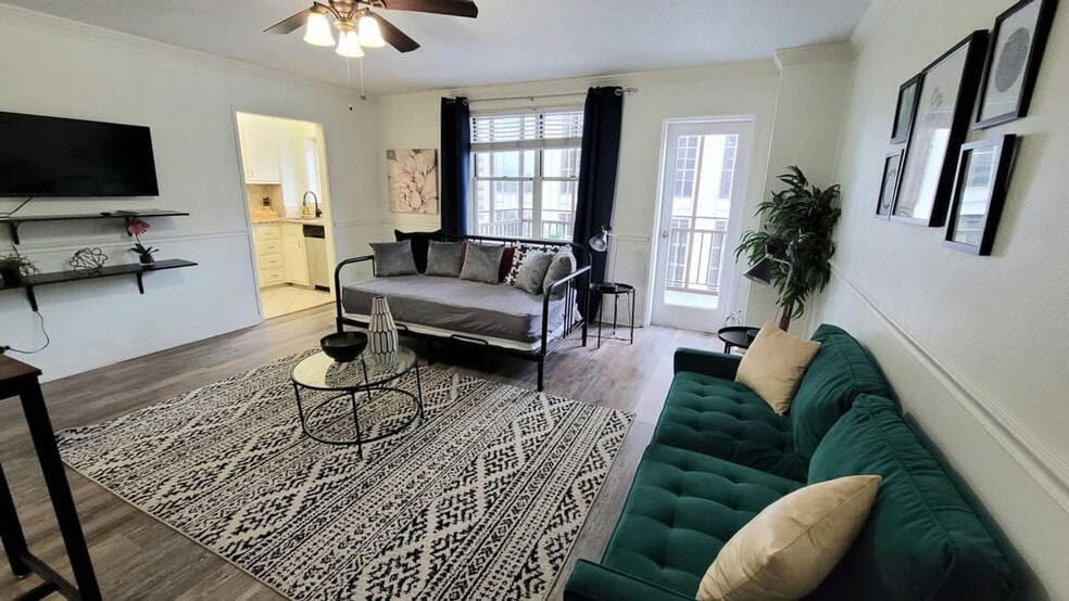 Building Photo - 218 Peachtree St NE