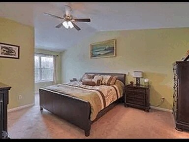 Building Photo - 1020 Vanguard Dr