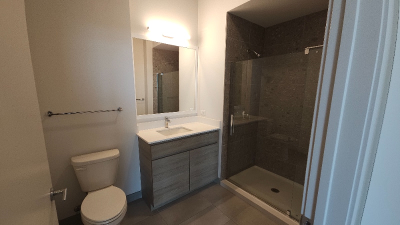 Building Photo - 208 W Chicago Ave