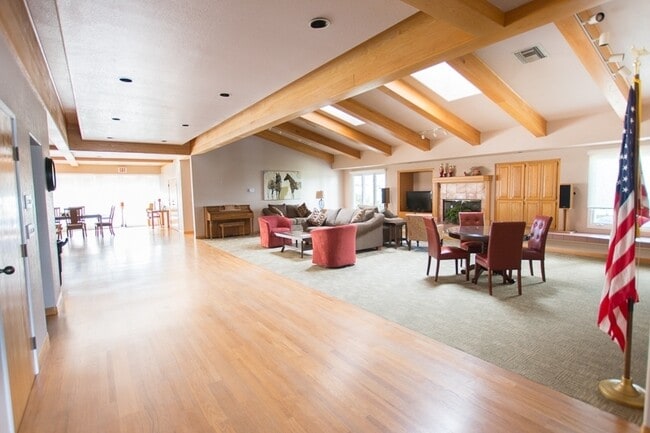 Building Photo - Senior 62+ 1-bedroom Condo For Rent In UTC
