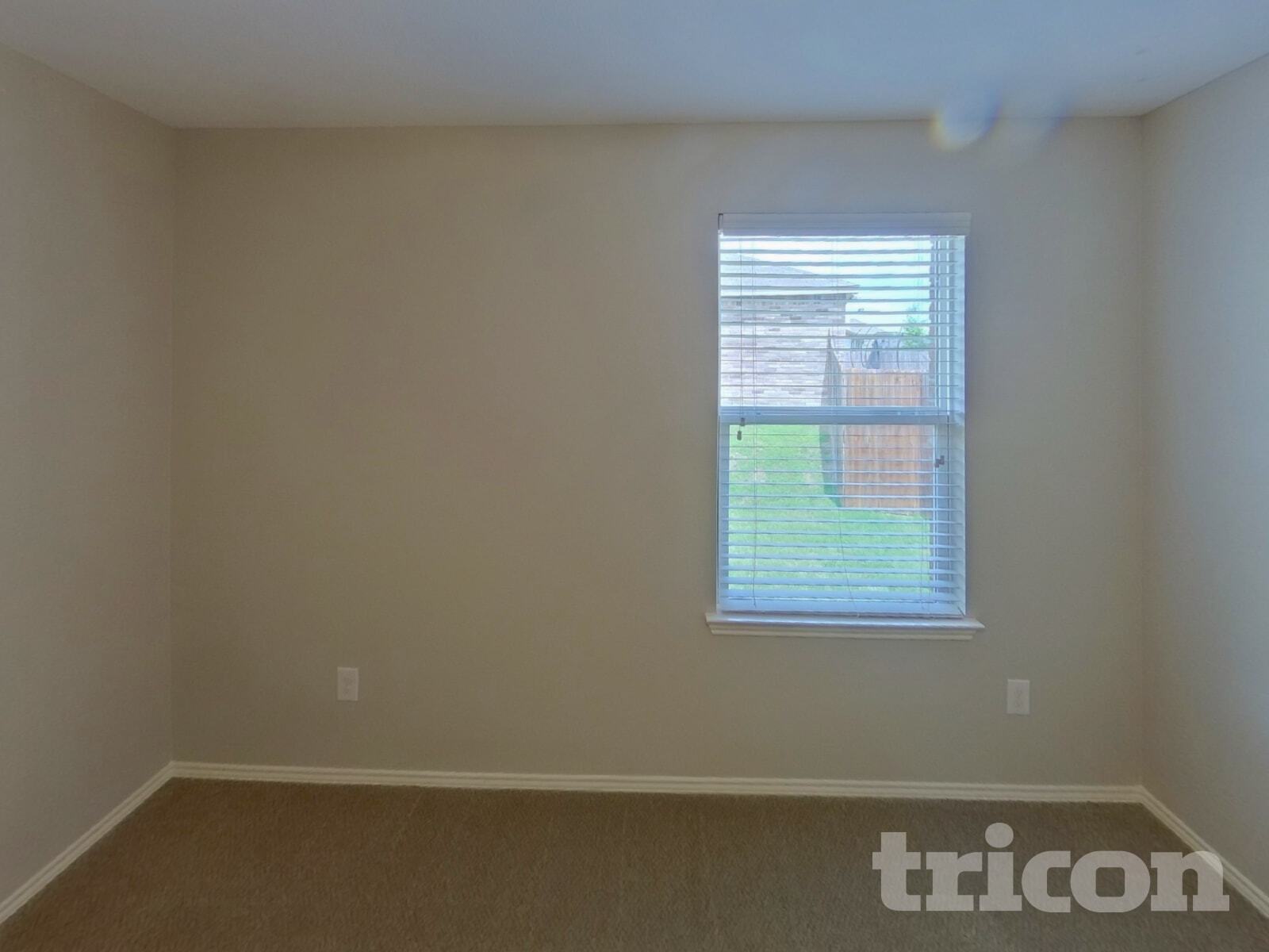 Building Photo - 1136 Foxglove Ln