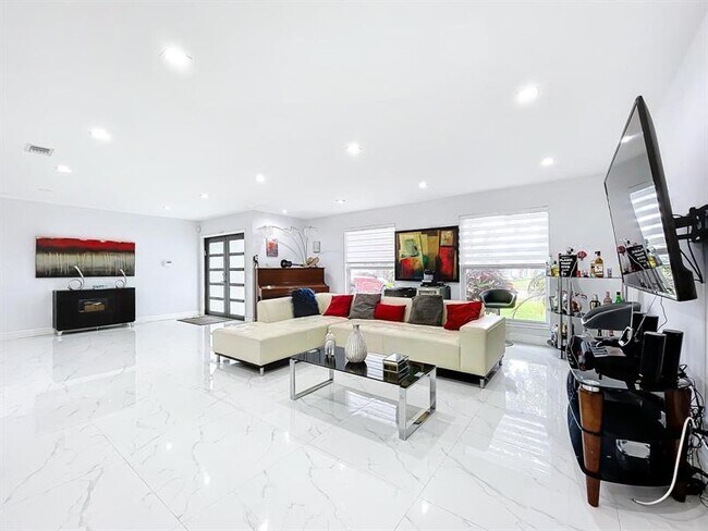 Building Photo - 2171 NW 87th Ave