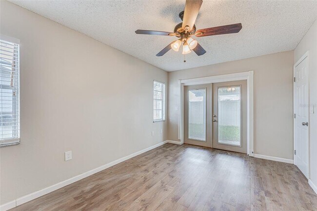Building Photo - 5010 Larch Ln
