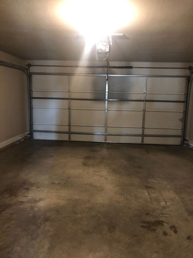 Building Photo - 4 Bdrm/2Bath in the Heart of Weatherford!