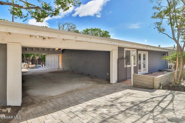 Building Photo - 31944 CA-1