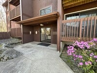 Building Photo - 340 Sunderland Rd