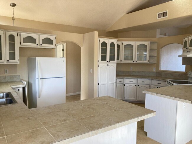 Building Photo - 60 Tilley Ln