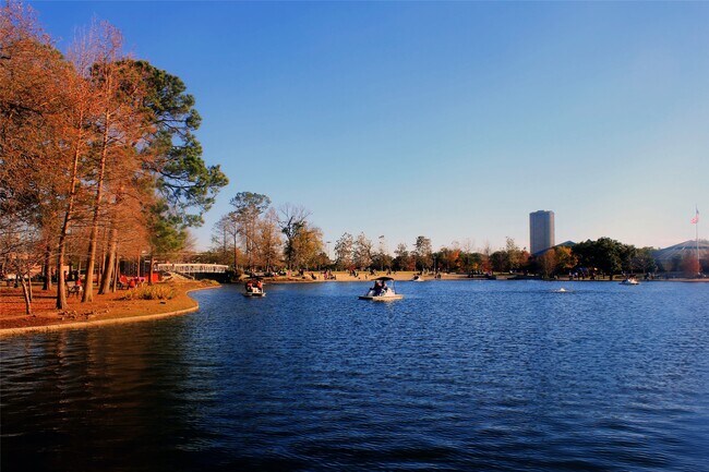 Building Photo - 6841 Staffordshire Blvd