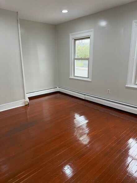 Building Photo - 16 Mohawk St