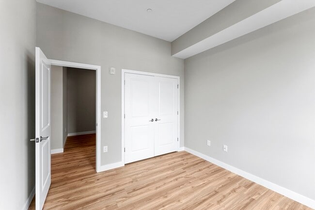 Building Photo - 999 Main St