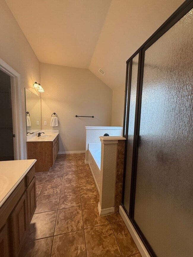 Building Photo - Beautiful 3/2 in Westover Village