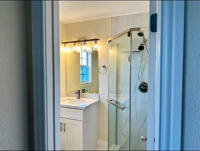 Building Photo - 2725 42nd St