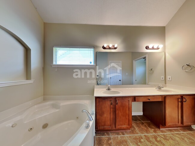Building Photo - 4607 Orange Tulip Dr