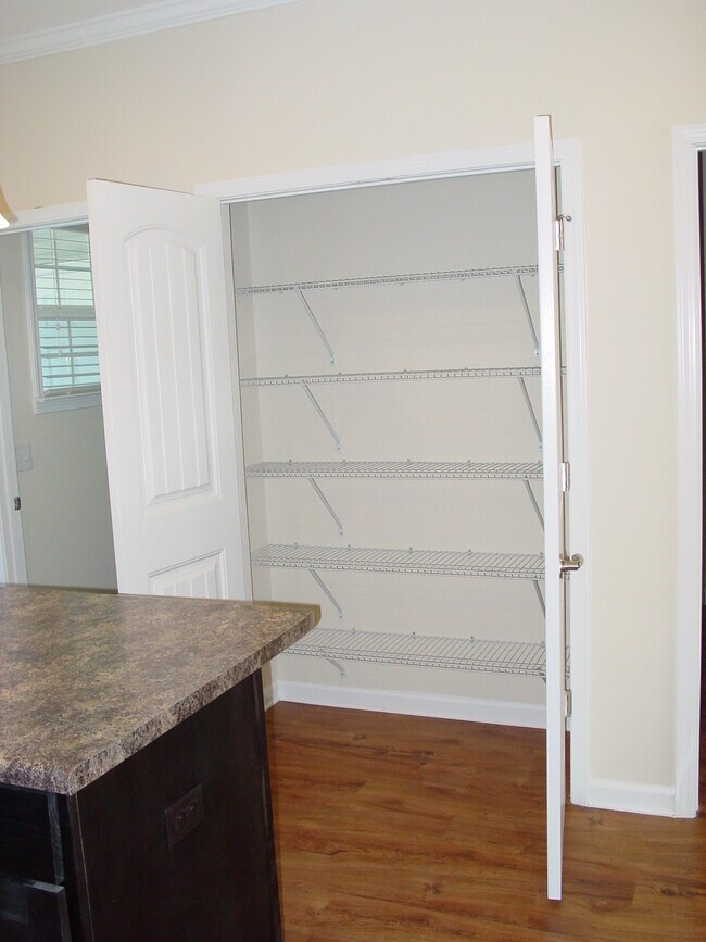 Building Photo - 104 Ventura Pl