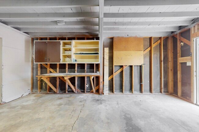 Building Photo - 4724 Crest Ave SE