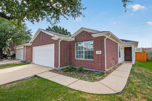 Building Photo - 510 Cypresswood Trce