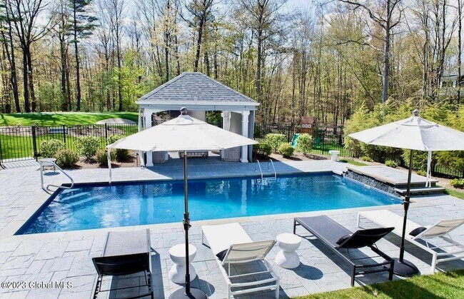 Building Photo - 26 Rolling Green Dr