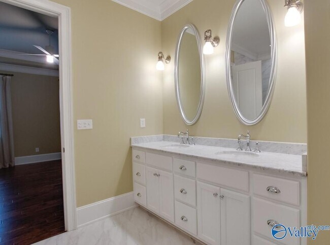 Building Photo - 8599 Bellewood Ln NW