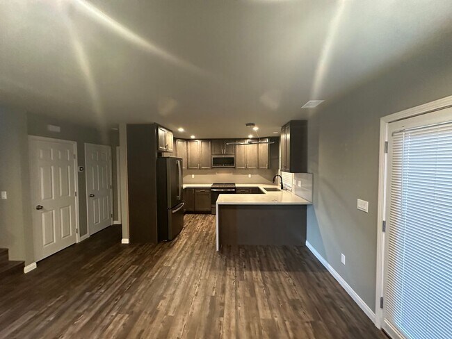 Building Photo - Charming 3 Bedroom 2 bathroom back house in the heart of San Diego's most desirable neighborhoods!