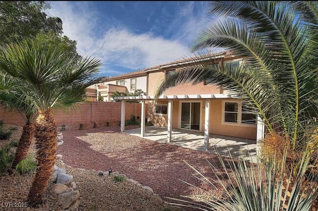 Building Photo - 581 Caribbean Palm Dr