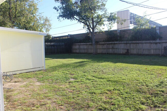 Building Photo - 3911 Bethel Blvd