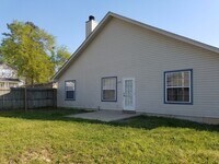 Building Photo - Leasing NOW. Killearn Lakes home with fenced in backyard