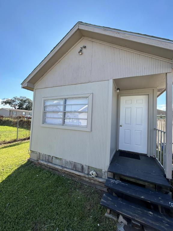 Building Photo - 1528 Avenue A