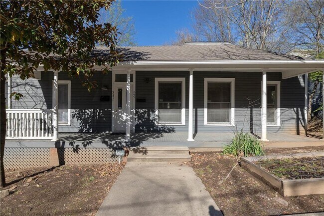 Building Photo - 349 Rollston Ave