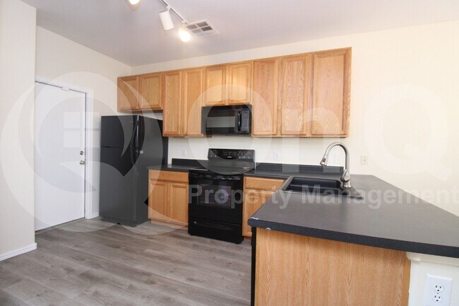 Building Photo - 4256 E Baylor Ln