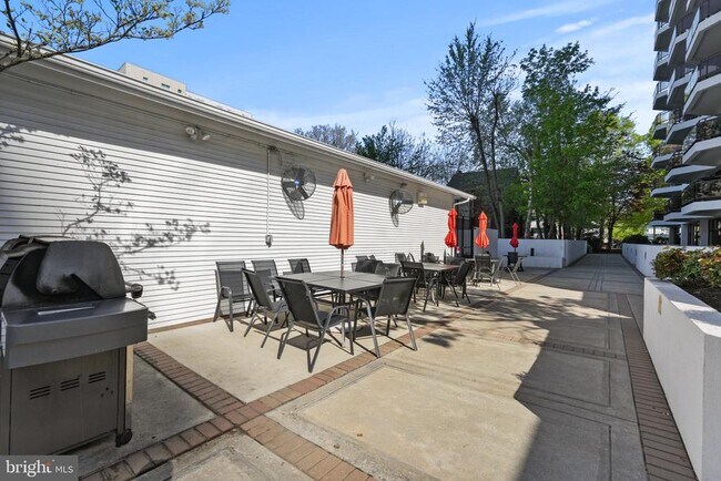 Building Photo - 1530 Key Blvd